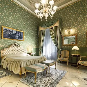Hotel Romeo, Catane